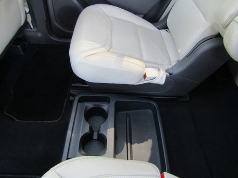 Used 2021 Ford Explorer Platinum w/ Equipment Group 601A AWD/4WD image 34