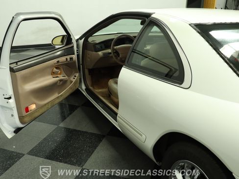 Used 1993 Lincoln Mark VIII RWD image 33