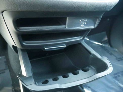 New 2026 Chrysler Pacifica Select AWD/4WD image 27