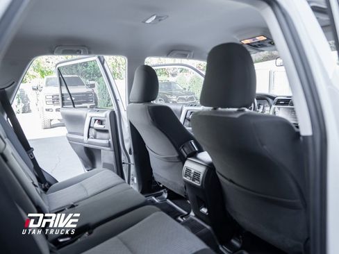 Used 2022 Toyota 4Runner SR5 image 23