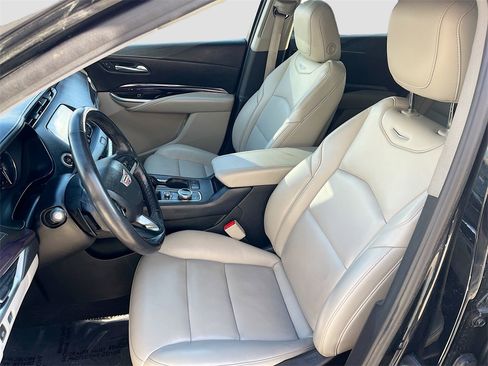 Used 2023 Cadillac XT4 Luxury w/ Cold Weather Package image 22