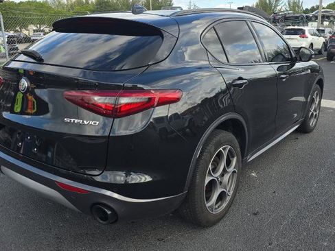 Used 2022 Alfa Romeo Stelvio Ti AWD/4WD image 2