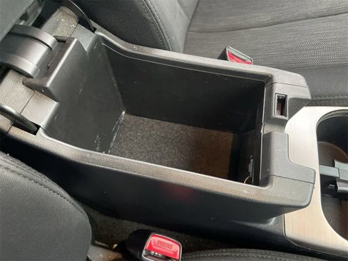 Used 2013 Subaru Legacy 2.5i Premium w/ All-Weather Pkg image 28