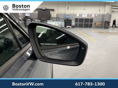 New 2025 Volkswagen Tiguan SE image 7