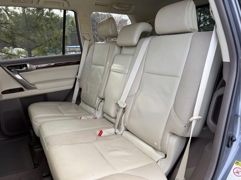 Used 2016 Lexus GX 460 w/ Premium Package image 40