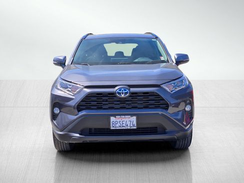 Used 2020 Toyota RAV4 XLE w/ Convenience Package image 2