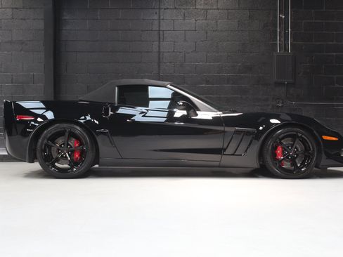 Used 2013 Chevrolet Corvette Grand Sport w/ 3LT Preferred Equipment Group RWD image 13