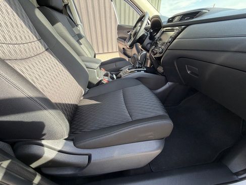 Used 2020 Nissan Rogue SV AWD/4WD image 32