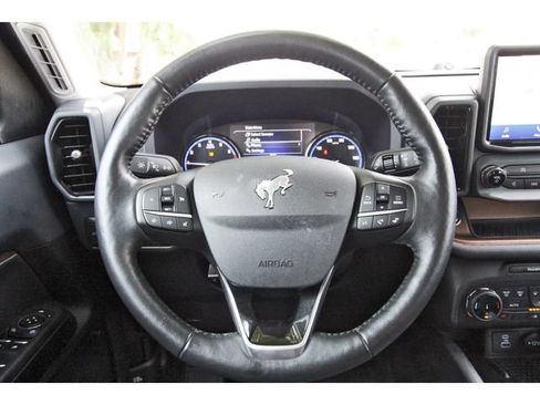 Used 2022 Ford Bronco Sport Outer Banks w/ Tech Package AWD/4WD image 14