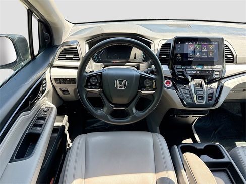 Used 2023 Honda Odyssey Touring image 23