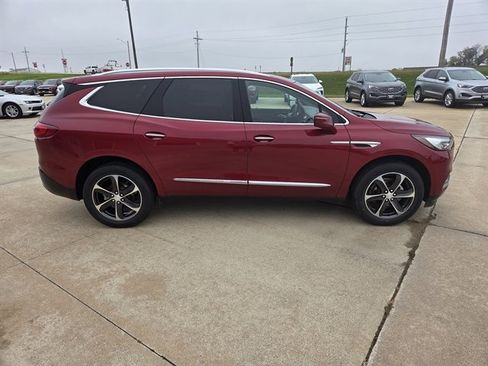 Used 2020 Buick Enclave Essence w/ Sport Touring Edition image 2