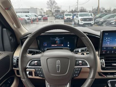 Used 2024 Lincoln Navigator Premiere image 56