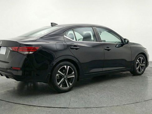 Used 2025 Nissan Sentra SV image 9