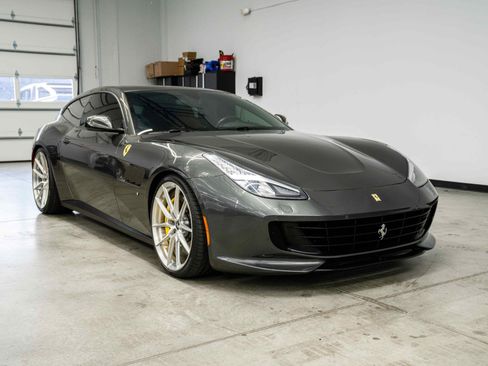 Used 2018 Ferrari GTC4Lusso AWD/4WD image 3