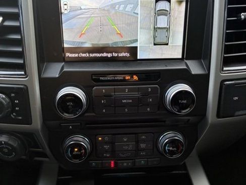 Used 2018 Ford F150 Lariat w/ Equipment Group 502A Luxury image 9