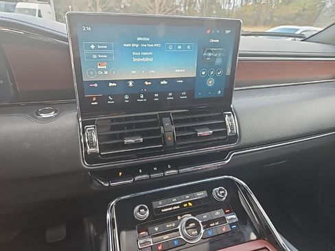 Used 2023 Lincoln Navigator Reserve image 20