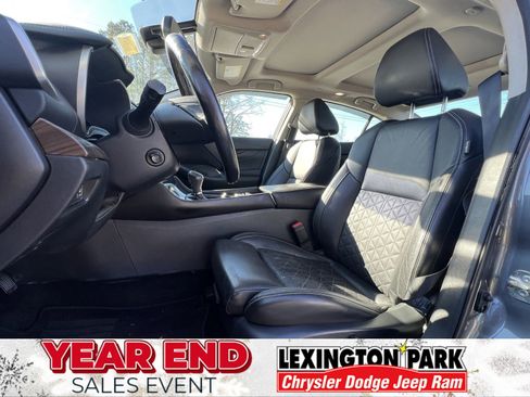 Used 2017 Nissan Maxima Platinum w/ Medallion Package image 15