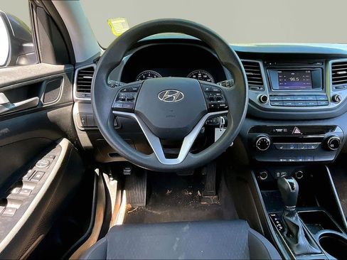 Used 2018 Hyundai Tucson SE image 10