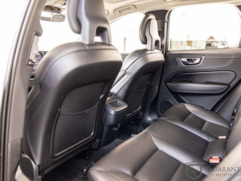 Used 2018 Volvo XC60 T5 Momentum w/ Convenience Package AWD/4WD image 32