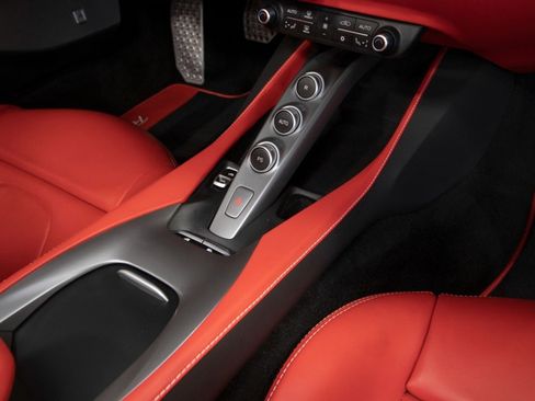 Used 2019 Ferrari Portofino image 52