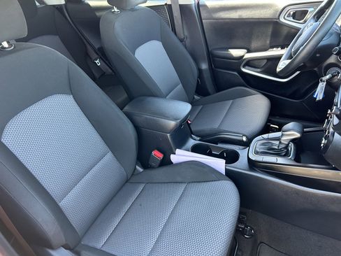 Used 2024 Kia Soul LX w/ Option Group 015 FWD image 11