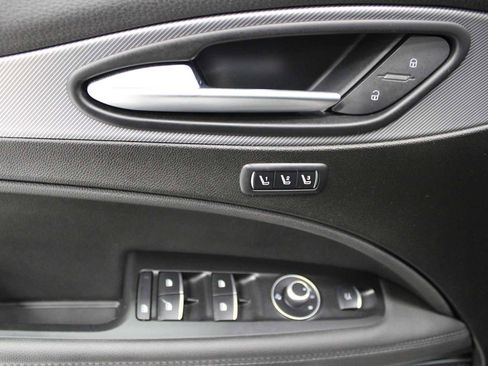 Used 2023 Alfa Romeo Stelvio Veloce image 16