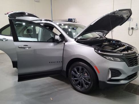 Used 2024 Chevrolet Equinox RS w/ LPO, Floor Liner Package AWD/4WD image 9