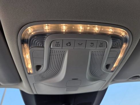 Used 2020 Mercedes-Benz Metris Passenger image 31