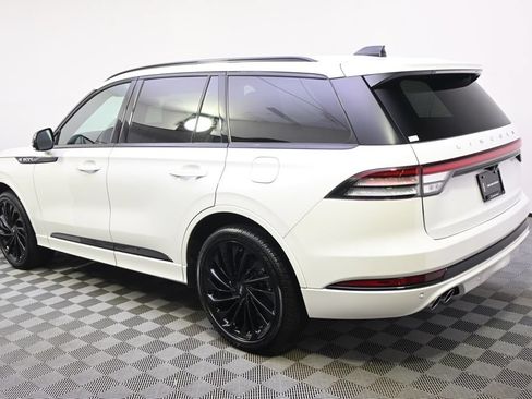 New 2026 Lincoln Aviator Reserve w/ Jet Appearance Package AWD/4WD image 3