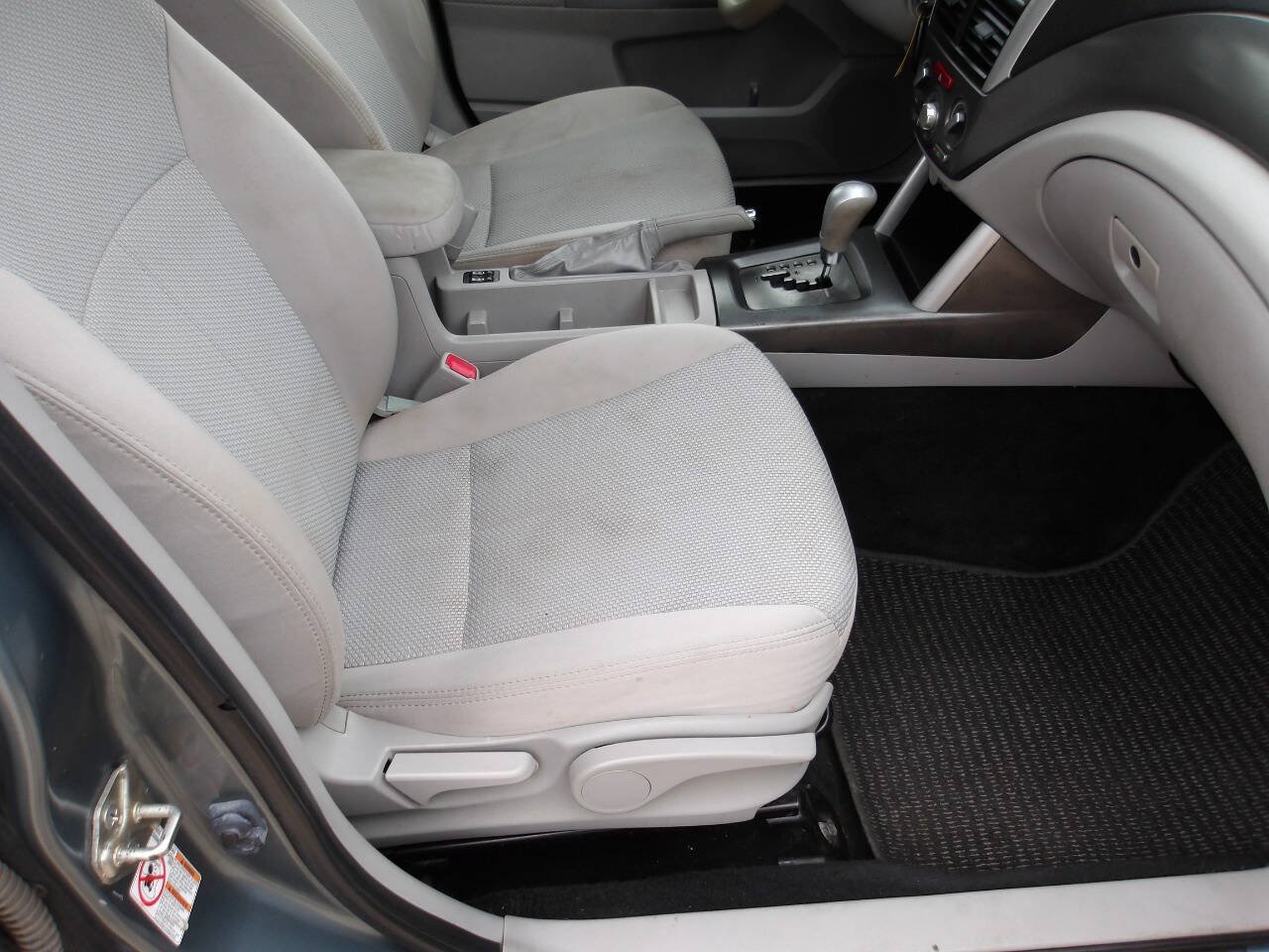 Used 2013 Subaru Forester 2.5X Premium w/ All-Weather Pkg AWD/4WD image 7