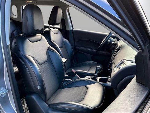 Certified 2019 Jeep Compass Latitude w/ Cold Weather Group image 20