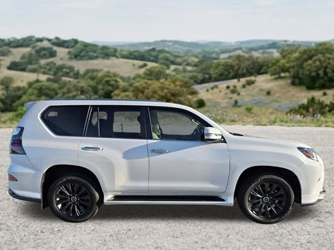 Used 2023 Lexus GX 460 Luxury w/ Sport Design Package AWD/4WD image 12