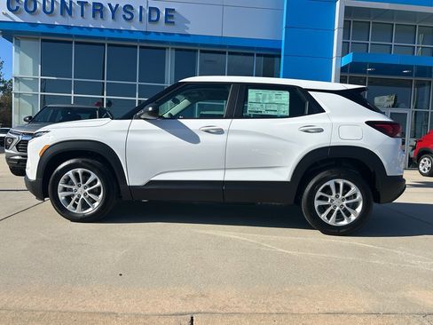 New 2026 Chevrolet TrailBlazer LS image 3