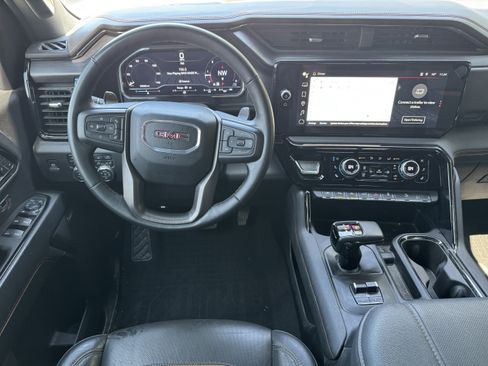 Used 2024 GMC Sierra 1500 AT4 w/ Technology Package AWD/4WD image 8