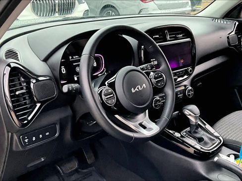 Certified 2024 Kia Soul EX image 17