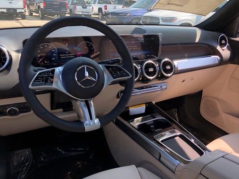 New 2026 Mercedes-Benz GLB 250 4MATIC image 14