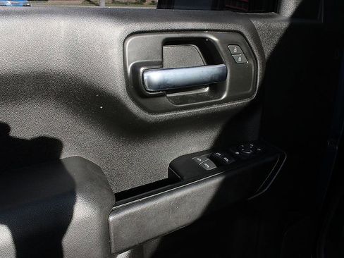 Used 2022 Chevrolet Silverado 1500 Custom w/ Safety Confidence Package image 8