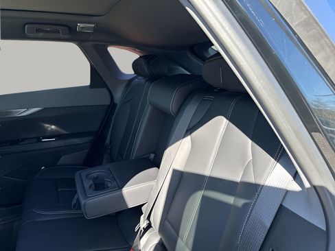 New 2026 Cadillac Optiq Luxury 1 image 19