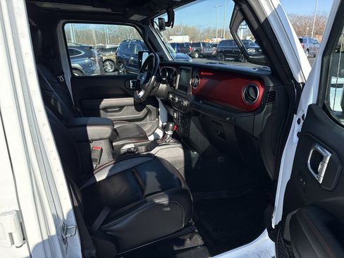 Used 2021 Jeep Wrangler Unlimited Rubicon w/ Uconnect 4C Nav & Sound Group image 26
