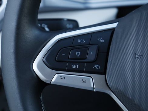 Certified 2025 Volkswagen Taos SEL AWD/4WD image 12
