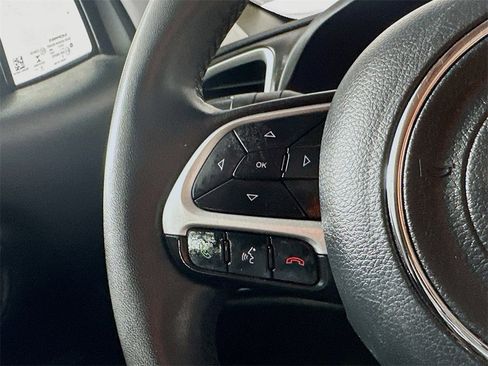 Used 2021 Jeep Renegade Latitude image 24