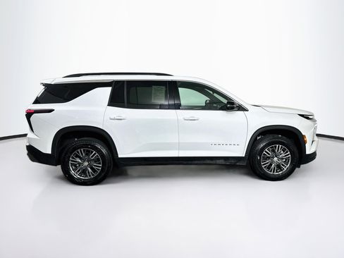 Used 2025 Chevrolet Traverse LT FWD image 10