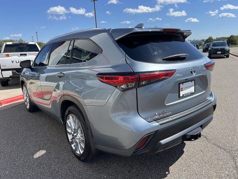 Used 2023 Toyota Highlander Limited AWD/4WD image 10