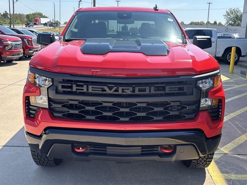 New 2026 Chevrolet Silverado 1500 Custom Trail Boss w/ LPO, Dark Essentials Package AWD/4WD image 10