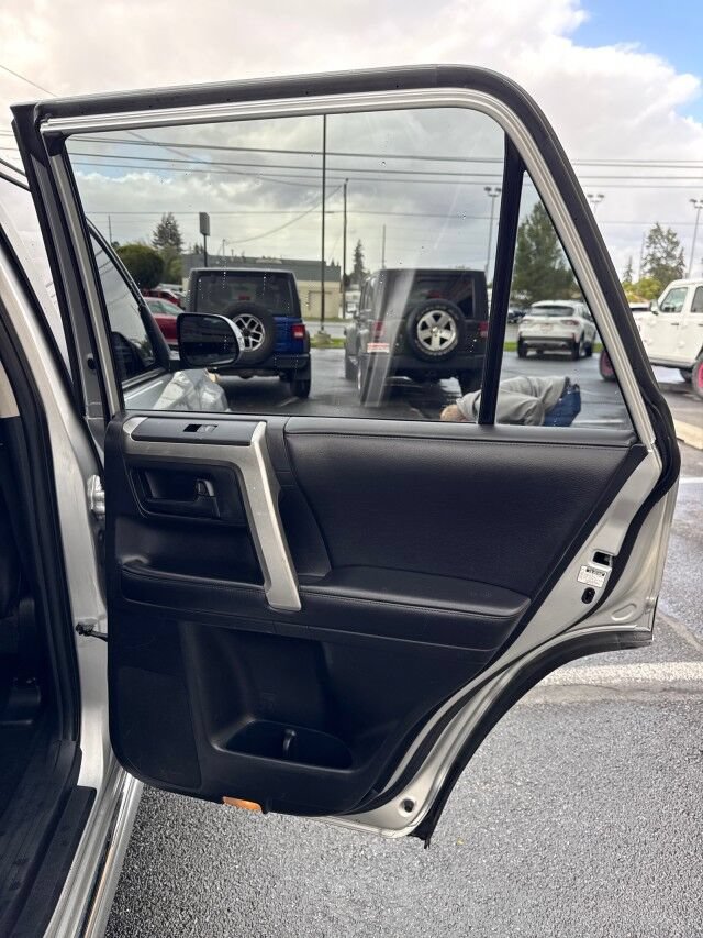 Used 2012 Toyota 4Runner Limited AWD/4WD image 14