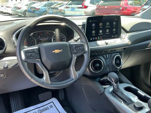 Used 2025 Chevrolet Blazer LT FWD image 25