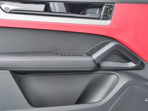 New 2026 Porsche Cayenne Coupe AWD/4WD image 6