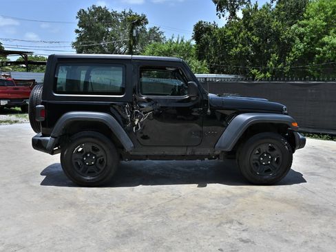Used 2022 Jeep Wrangler Sport AWD/4WD image 7