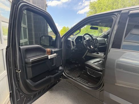 Used 2019 Ford F150 Lariat w/ FX4 Off-Road Package AWD/4WD image 19