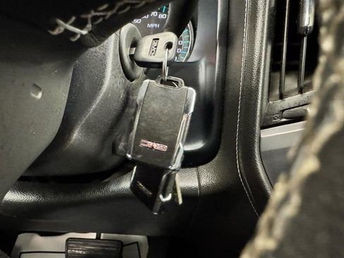 Used 2017 GMC Sierra 2500 SLT w/ Driver Alert Package AWD/4WD image 39